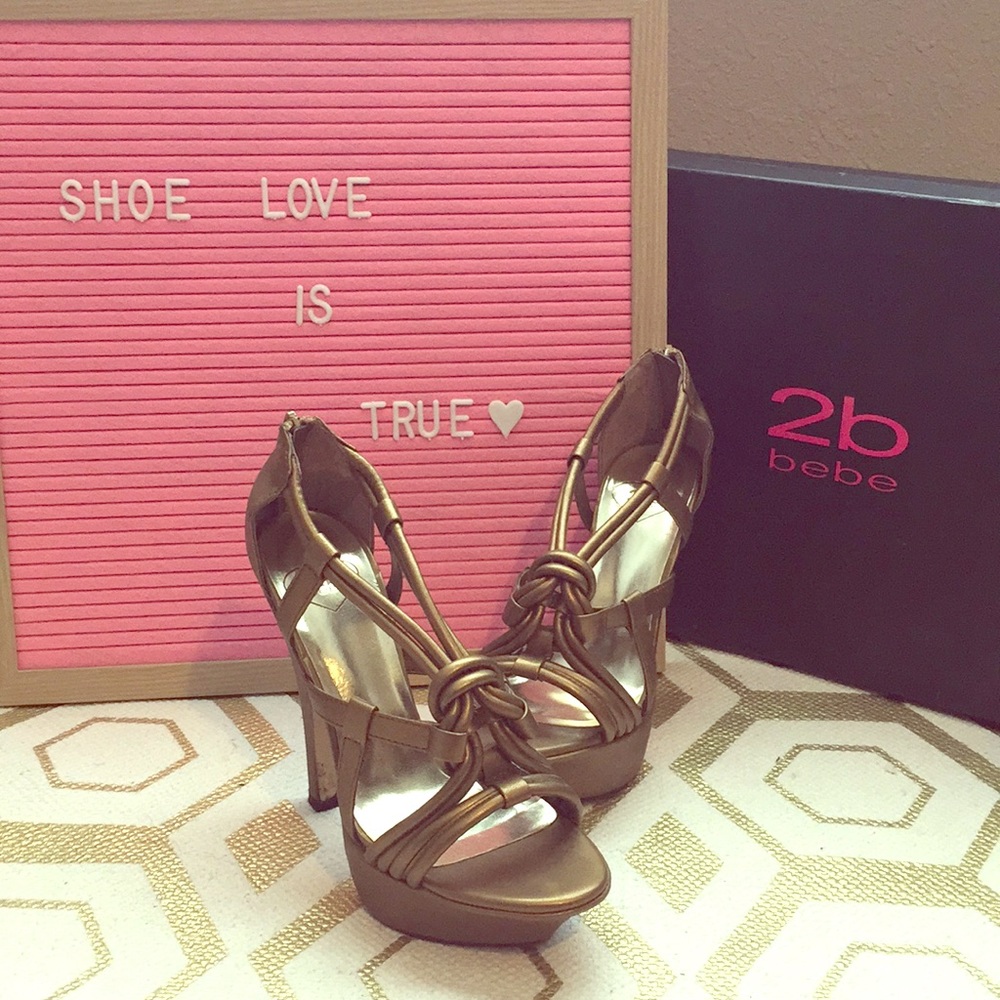 ✨Bronze 2b BEBE heels✨